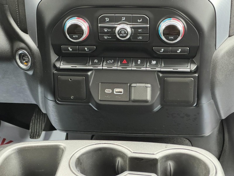 GMC Sierra 1500 Vehicle Full-screen Gallery Image 14