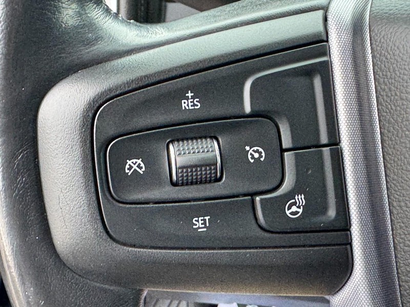 GMC Sierra 1500 Vehicle Full-screen Gallery Image 18