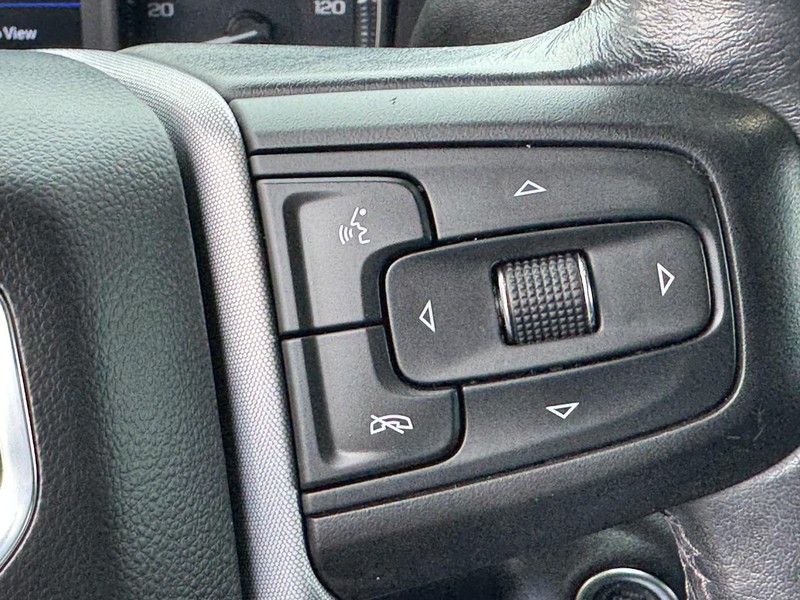 GMC Sierra 1500 Vehicle Full-screen Gallery Image 19