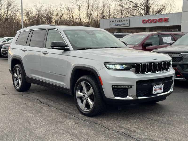 Jeep Grand Cherokee L Vehicle Full-screen Gallery Image 02