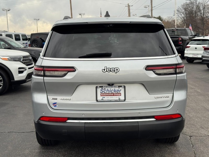 Jeep Grand Cherokee L Vehicle Full-screen Gallery Image 05