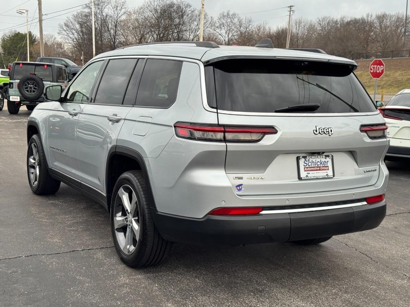 Jeep Grand Cherokee L Vehicle Full-screen Gallery Image 06