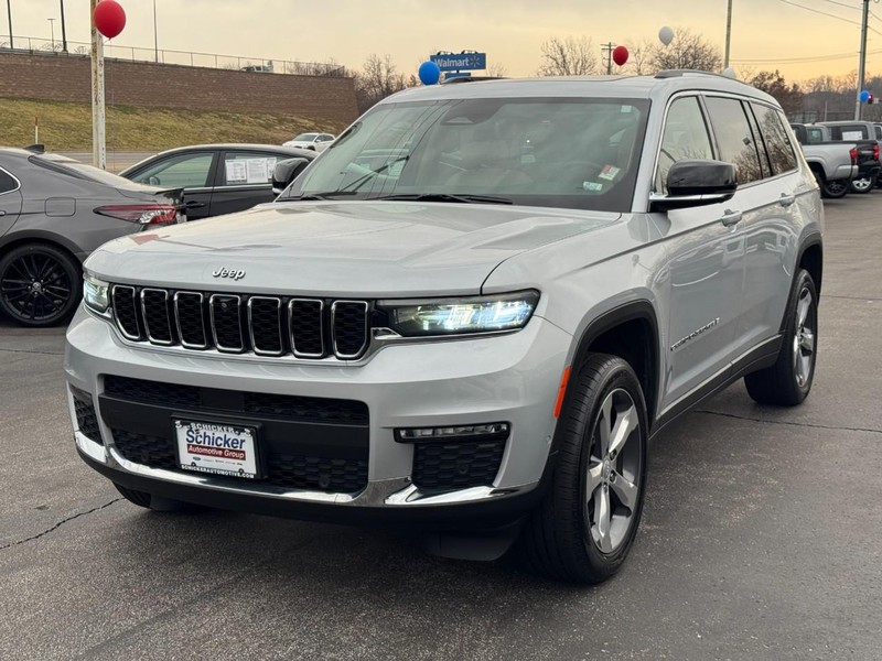 Jeep Grand Cherokee L Vehicle Full-screen Gallery Image 08