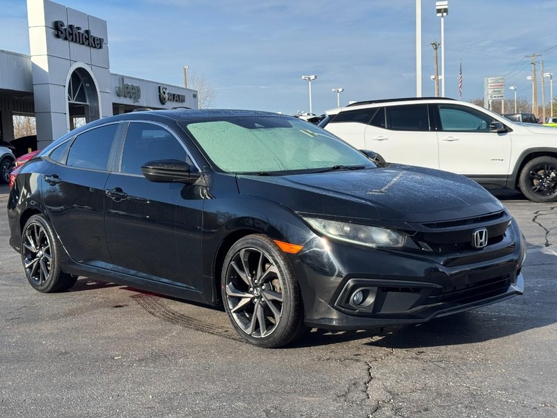 Honda Civic Sedan Vehicle Full-screen Gallery Image 02