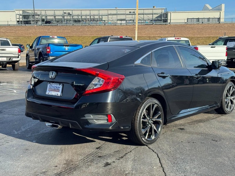 Honda Civic Sedan Vehicle Full-screen Gallery Image 03