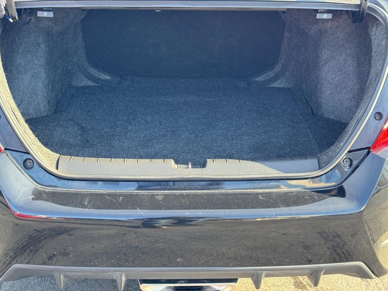 Honda Civic Sedan Vehicle Full-screen Gallery Image 04