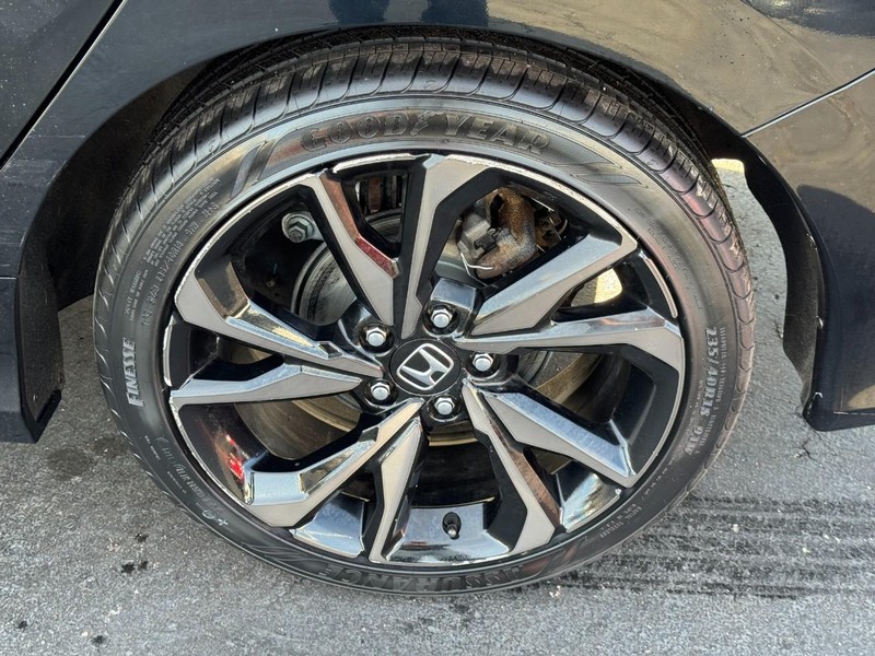 Honda Civic Sedan Vehicle Full-screen Gallery Image 07