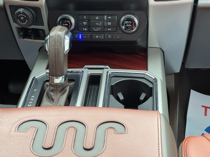 Ford F-150 Vehicle Full-screen Gallery Image 15