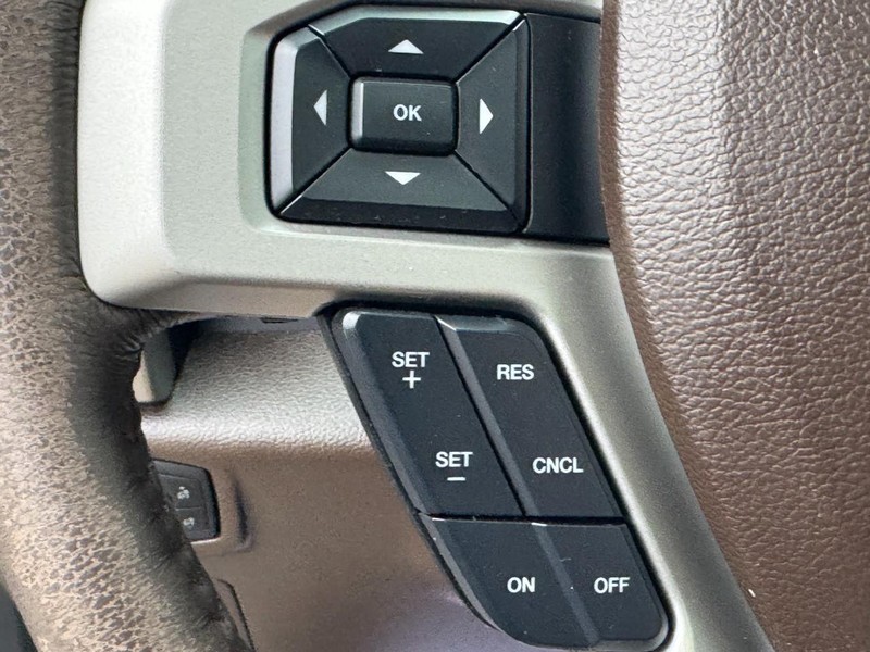 Ford F-150 Vehicle Full-screen Gallery Image 19