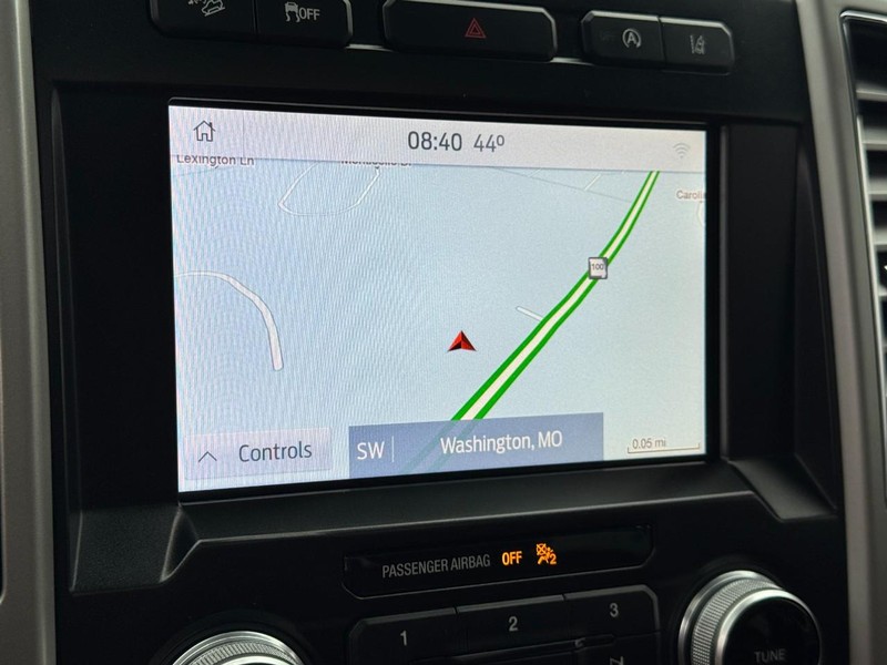 Ford F-150 Vehicle Full-screen Gallery Image 22