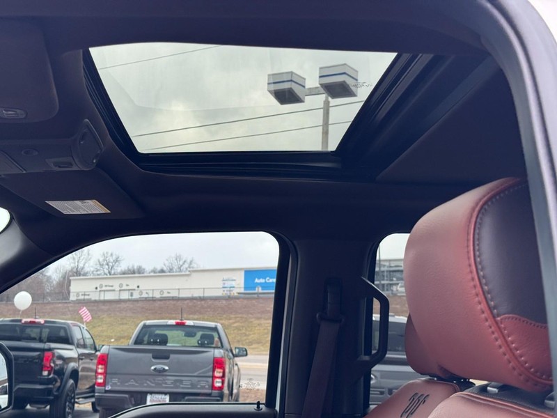 Ford F-150 Vehicle Full-screen Gallery Image 27