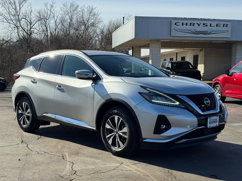 Nissan Murano Vehicle Full-screen Gallery Image 02