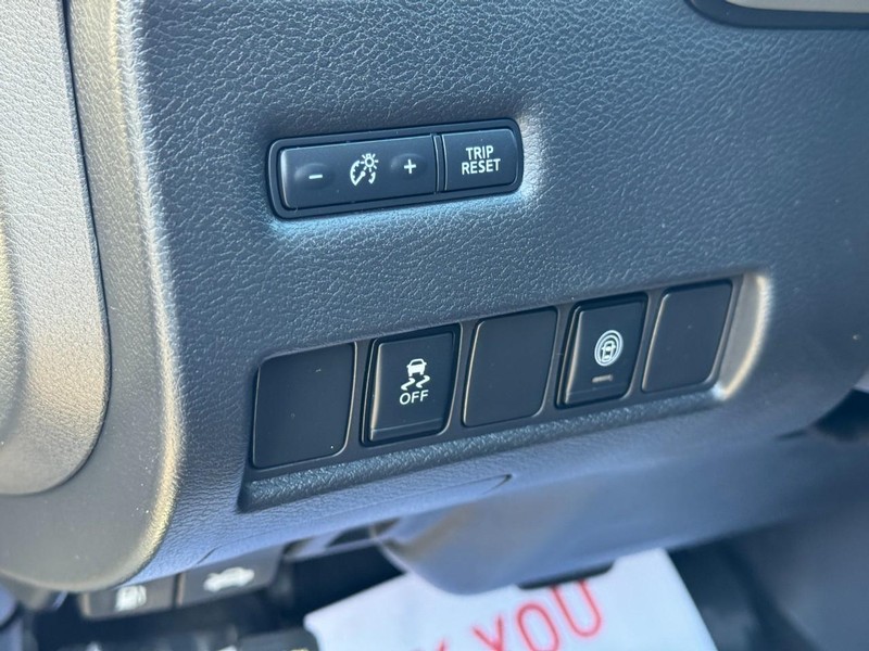 Nissan Murano Vehicle Full-screen Gallery Image 17