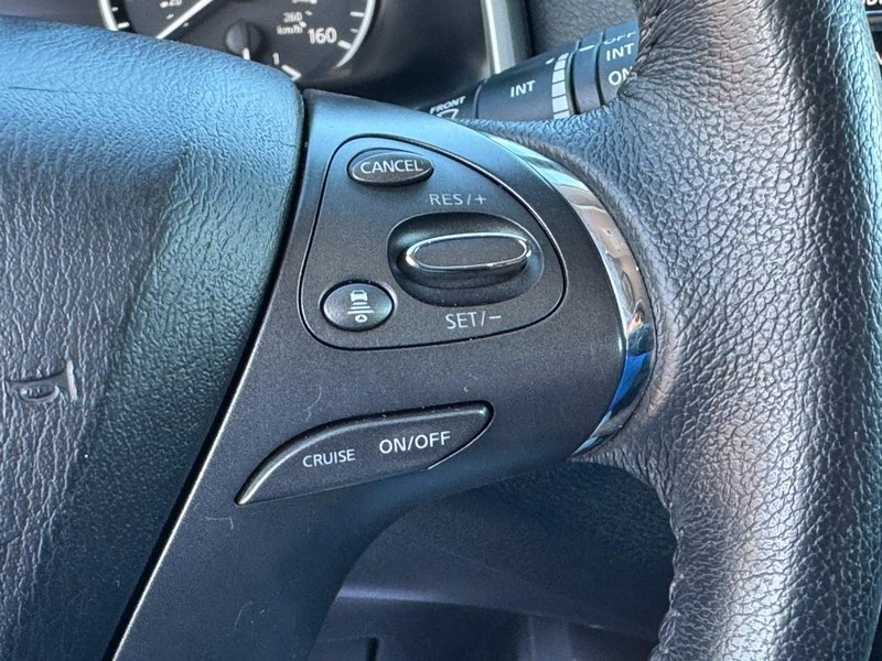 Nissan Murano Vehicle Full-screen Gallery Image 19