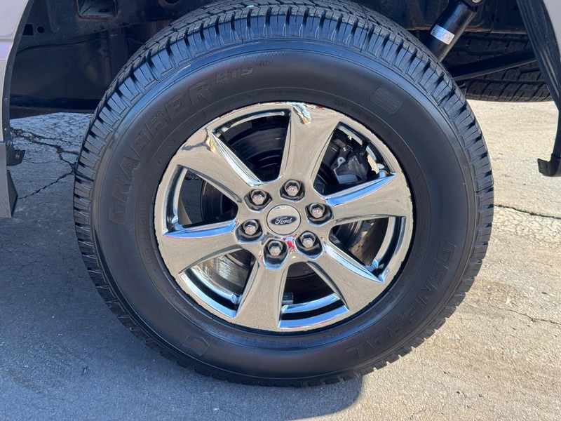 Ford F-150 Vehicle Full-screen Gallery Image 07