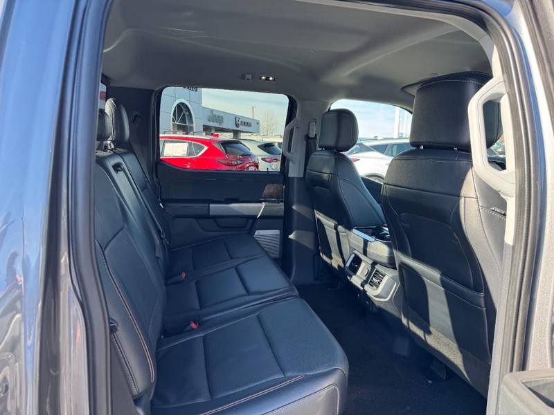 Ford F-150 Vehicle Full-screen Gallery Image 10