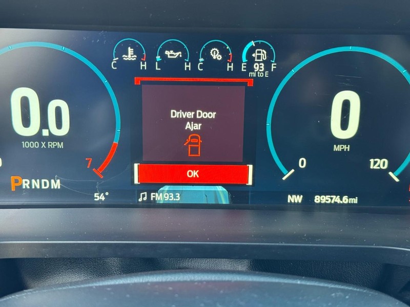 Ford F-150 Vehicle Full-screen Gallery Image 21