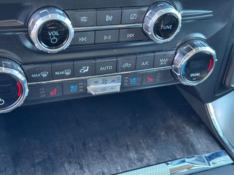 Ford F-150 Vehicle Full-screen Gallery Image 23