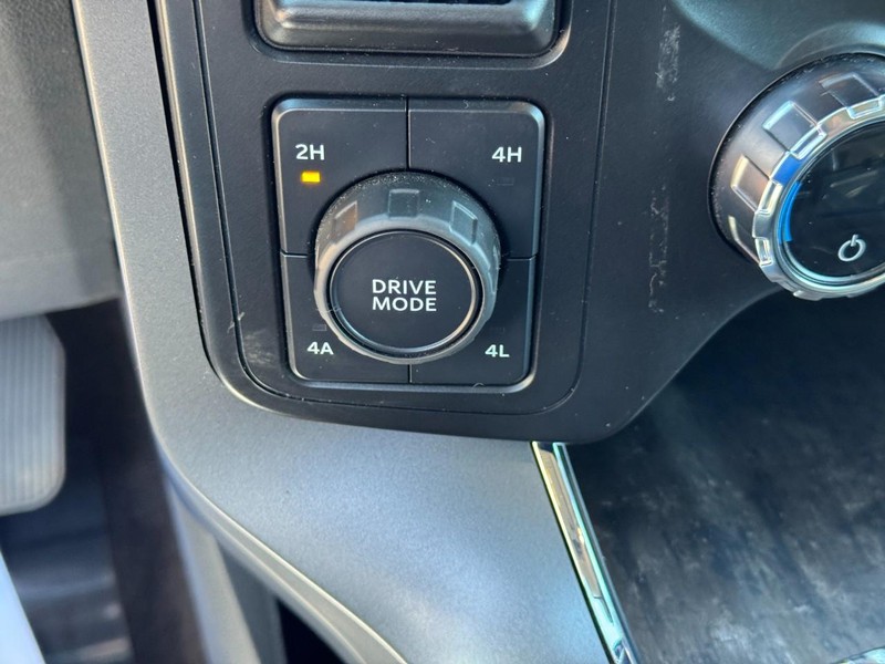 Ford F-150 Vehicle Full-screen Gallery Image 24