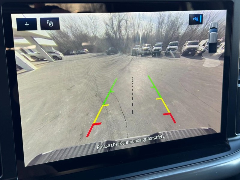 Ford F-150 Vehicle Full-screen Gallery Image 25