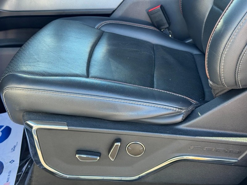 Ford F-150 Vehicle Full-screen Gallery Image 27