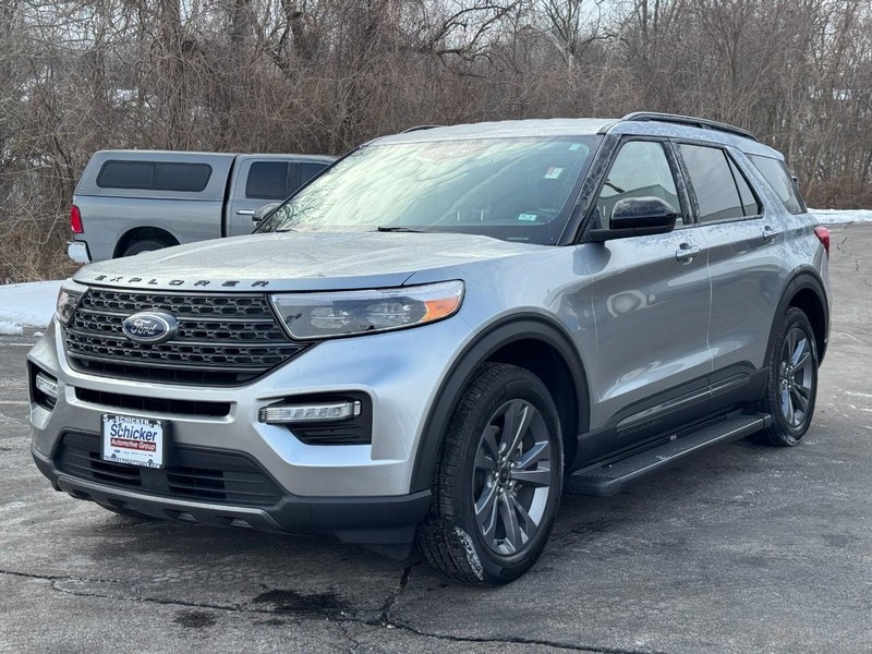 Ford Explorer Vehicle Full-screen Gallery Image 08