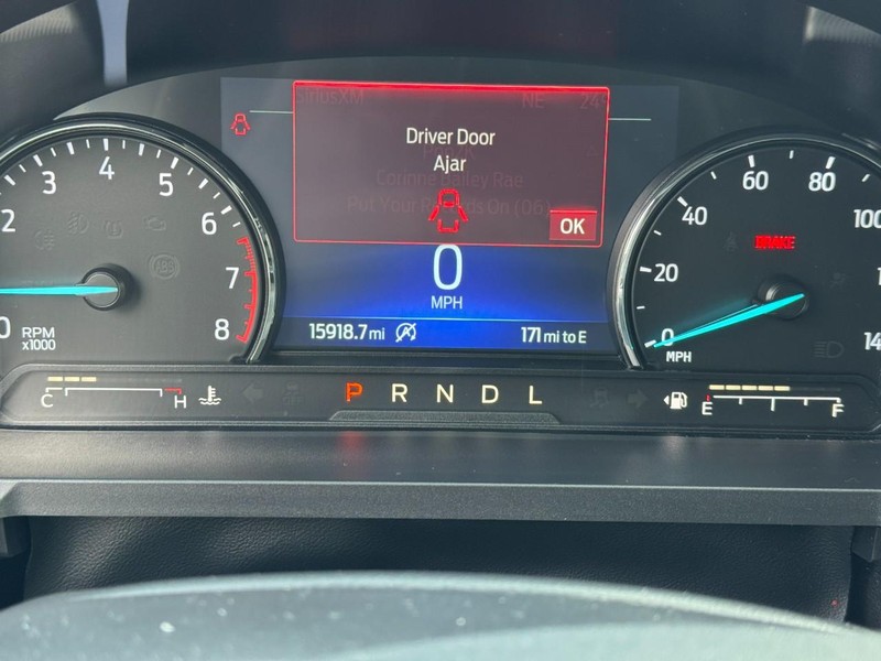 Ford Explorer Vehicle Full-screen Gallery Image 22