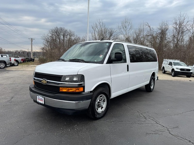 Chevrolet Express Passenger Vehicle Full-screen Gallery Image 08