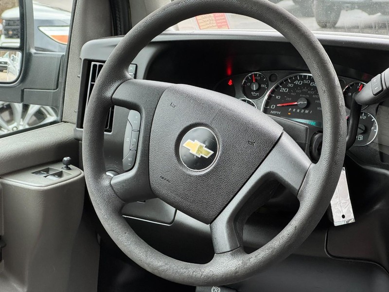 Chevrolet Express Passenger Vehicle Full-screen Gallery Image 13