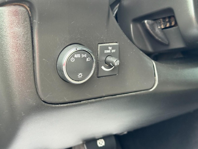 Chevrolet Express Passenger Vehicle Full-screen Gallery Image 16