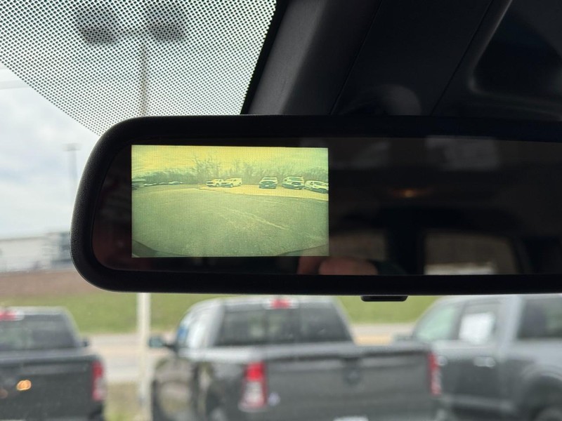 Chevrolet Express Passenger Vehicle Full-screen Gallery Image 18