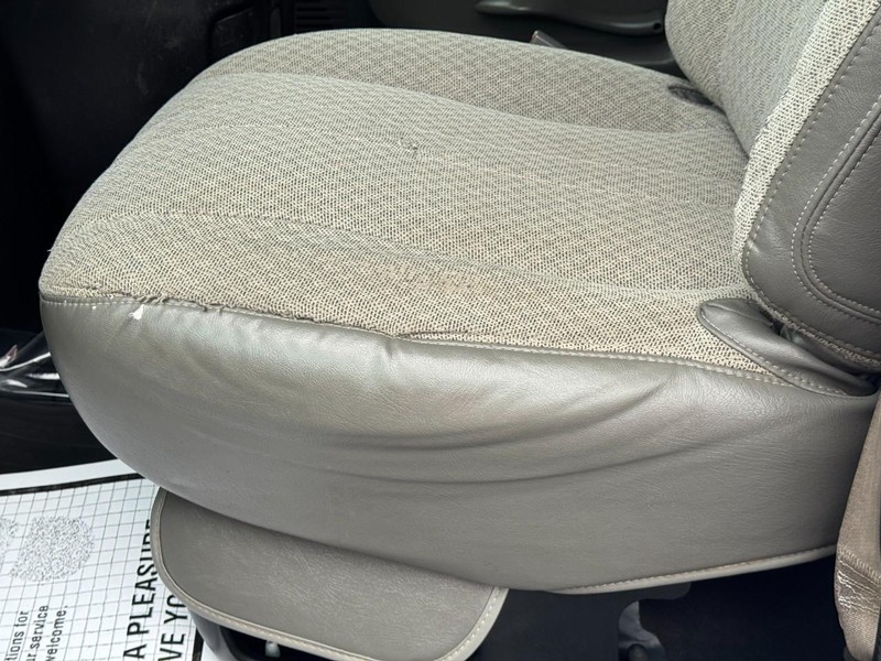 Chevrolet Express Passenger Vehicle Full-screen Gallery Image 20