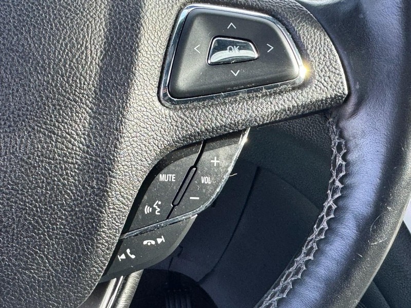 Lincoln MKC Vehicle Full-screen Gallery Image 19