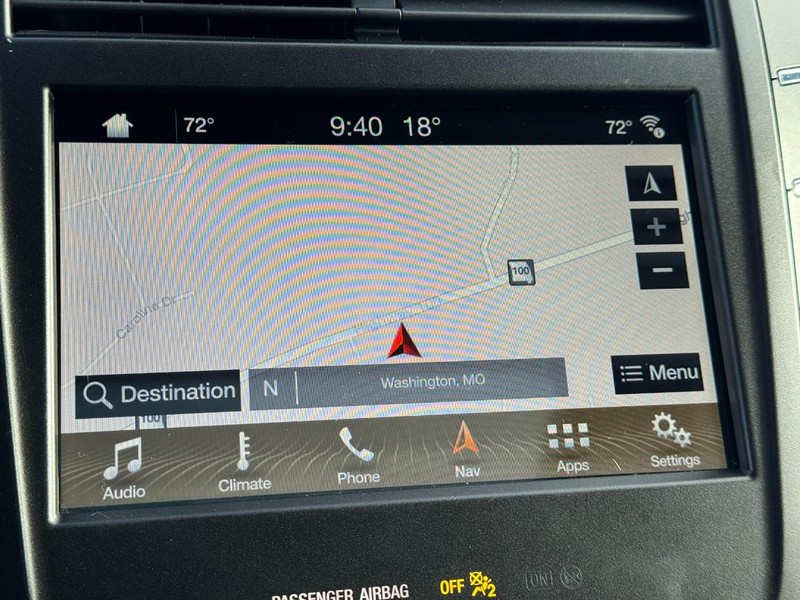 Lincoln MKC Vehicle Full-screen Gallery Image 21