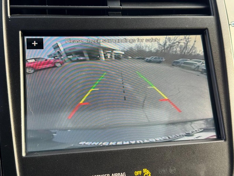 Lincoln MKC Vehicle Full-screen Gallery Image 22