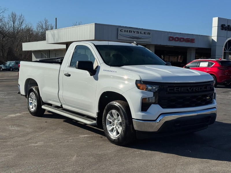 Chevrolet Silverado 1500 Vehicle Full-screen Gallery Image 02