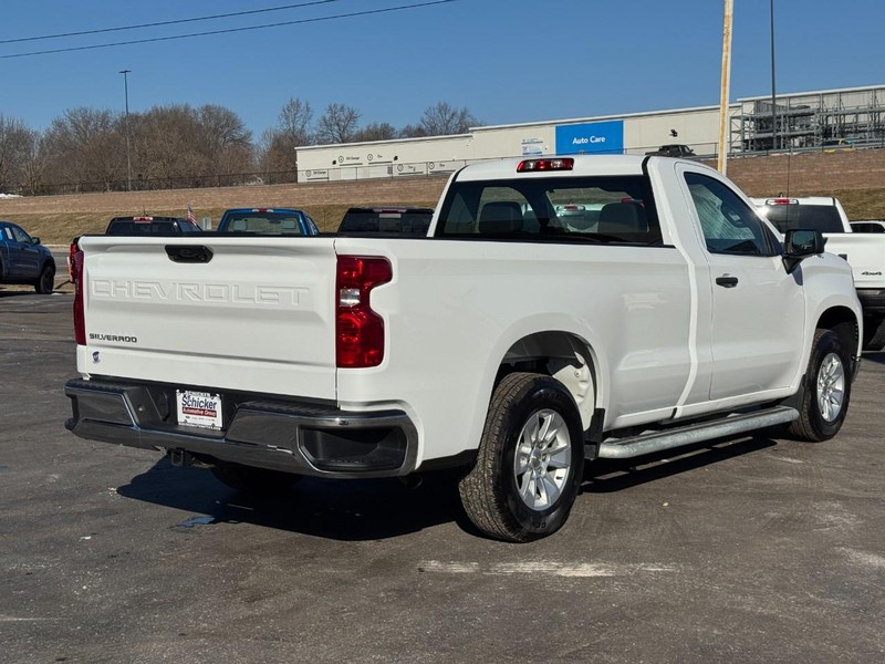 Chevrolet Silverado 1500 Vehicle Full-screen Gallery Image 03