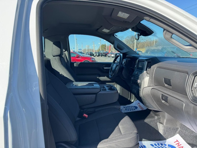 Chevrolet Silverado 1500 Vehicle Full-screen Gallery Image 10