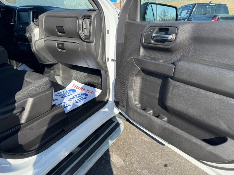 Chevrolet Silverado 1500 Vehicle Full-screen Gallery Image 11