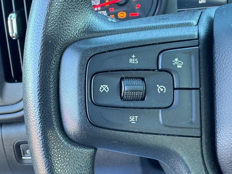 Chevrolet Silverado 1500 Vehicle Full-screen Gallery Image 19