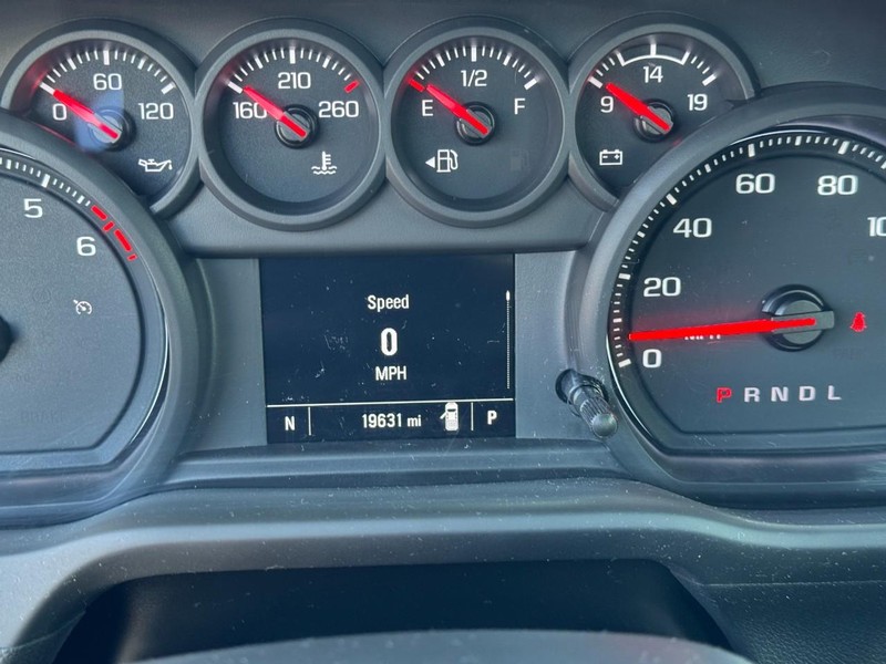 Chevrolet Silverado 1500 Vehicle Full-screen Gallery Image 20