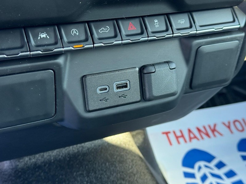 Chevrolet Silverado 1500 Vehicle Full-screen Gallery Image 21