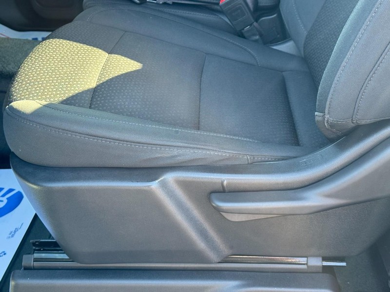 Chevrolet Silverado 1500 Vehicle Full-screen Gallery Image 24