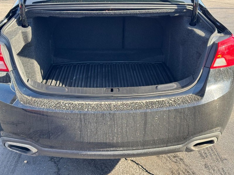 Chevrolet Impala Vehicle Full-screen Gallery Image 04