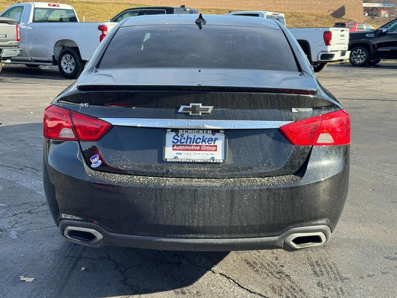 Chevrolet Impala Vehicle Full-screen Gallery Image 05