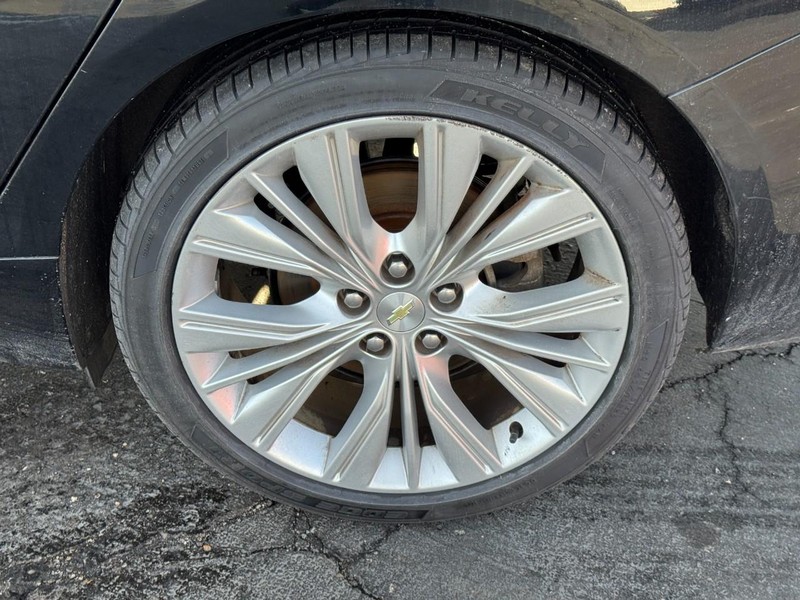 Chevrolet Impala Vehicle Full-screen Gallery Image 07