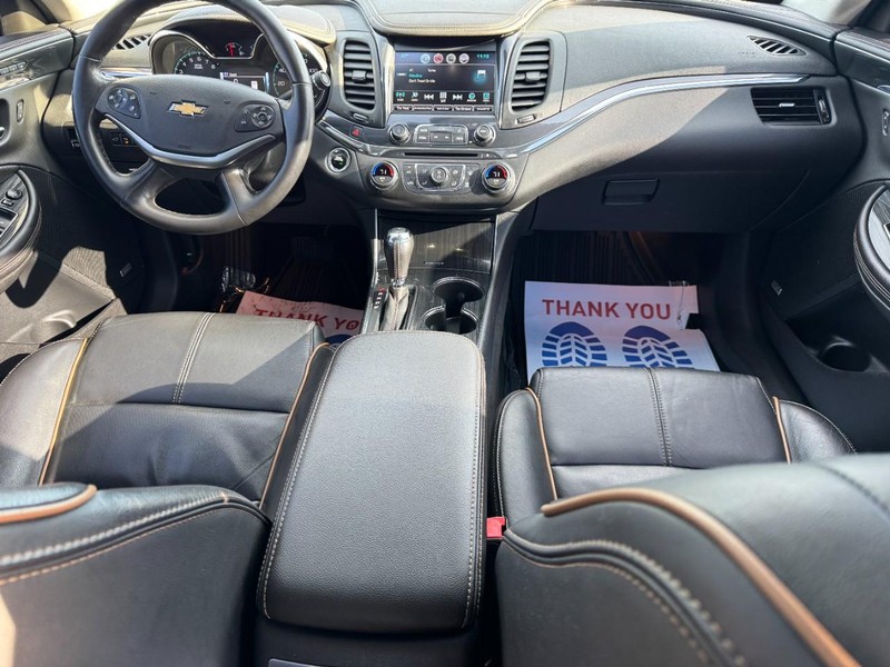 Chevrolet Impala Vehicle Full-screen Gallery Image 11