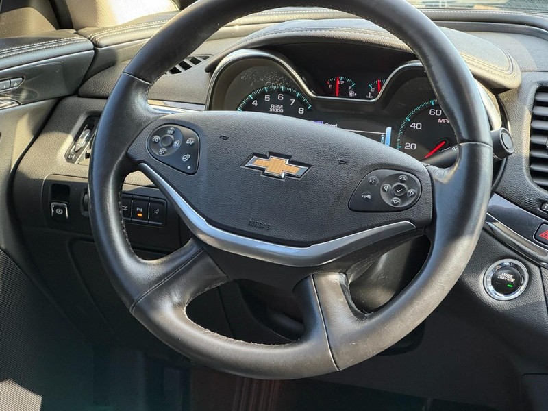 Chevrolet Impala Vehicle Full-screen Gallery Image 12