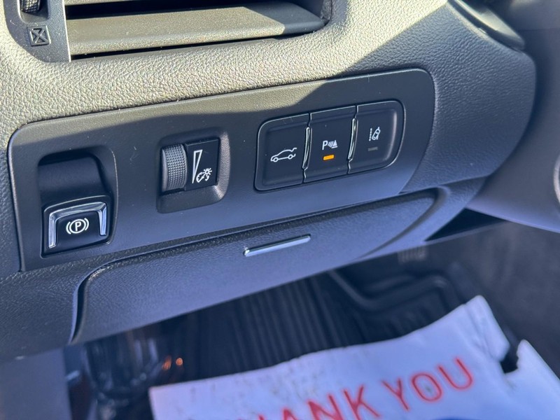 Chevrolet Impala Vehicle Full-screen Gallery Image 17