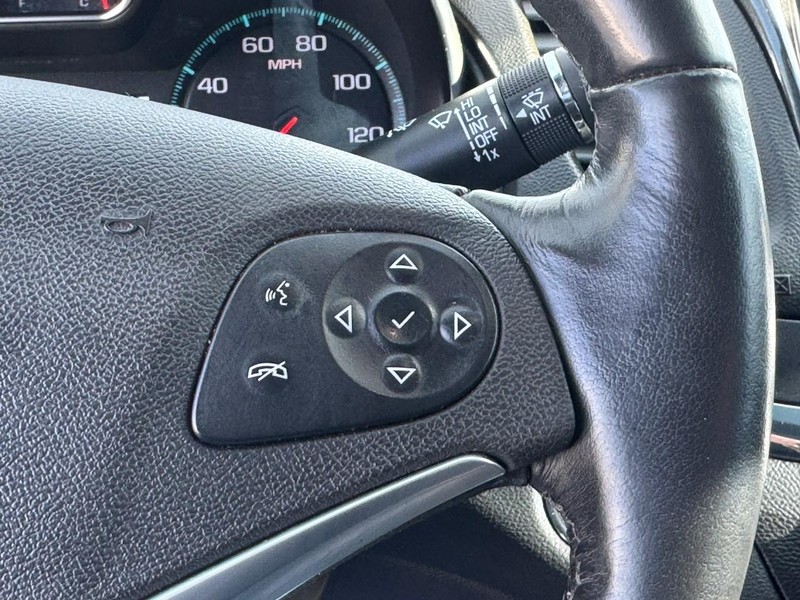 Chevrolet Impala Vehicle Full-screen Gallery Image 19